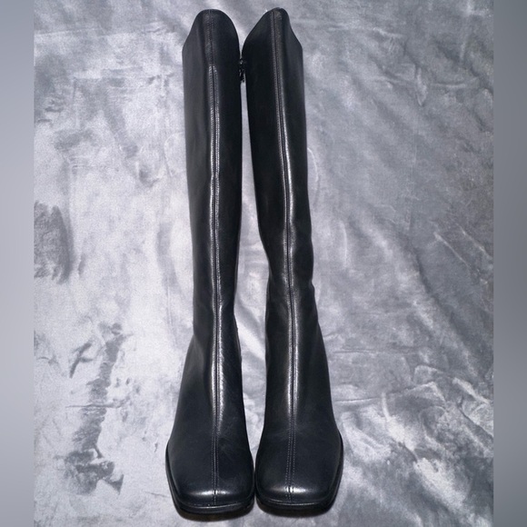 Reformation Nylah Nappa Knee Boot, size 7 Black - Picture 5 of 12